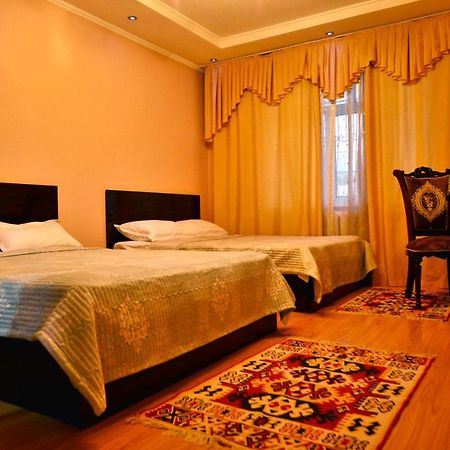 Astoria B&B Ош Экстерьер фото